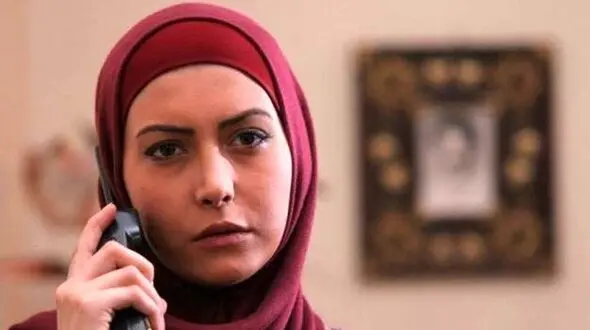 افشاگری فریبا نادری از اتفاقات عجیب محله شان ! + فیلم خانم بازیگر ترسیده است !