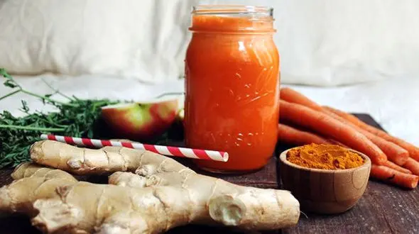 نوشیدنی زردچوبه و زنجبیل برای درمان کمردرد