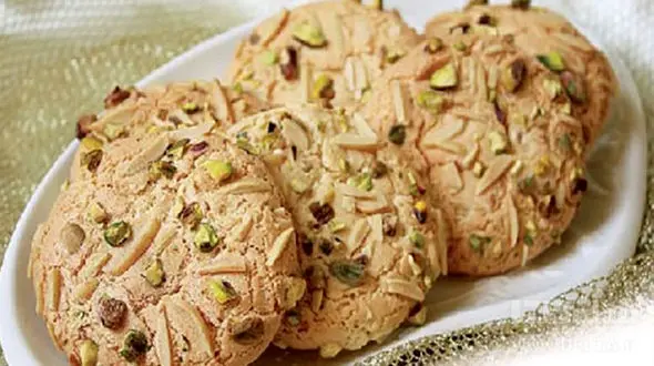 قرابیه قیسی و بادام + فیلم تهیه 