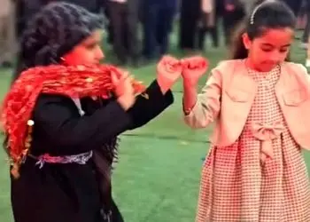 فیلم  آواز محلی /  شیر دخت های لر چه دست افشانی لری میرن همه مات و مبهوت شدن ...