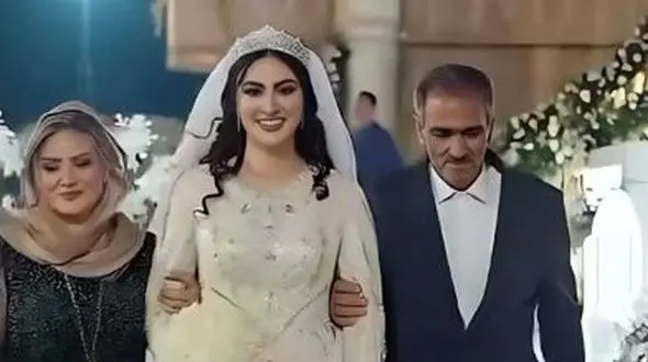 فیلم / استقبال شکوهمند بازیگران در لحظه ورود مریم مومن عروس خانم با اسب به مجلس / پانته آ پناهی ها، مینا وحید ، نیکی نصیریان ، سیروس میمنت و  حسام منظور  و...