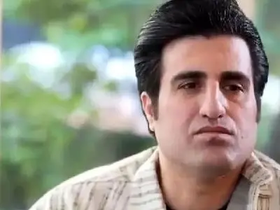 دانلود آهنگ باشکوه محسن لرستانی/ چرا به هرکی می رسم خنجر میزنه به این قلب بی دفاع؟