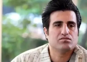 فیلم آواز باشکوه /  خانمه محسن لرستانی رو وسط بازار وادار کرد بخونه