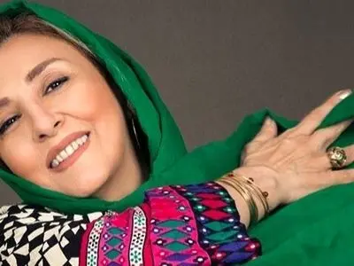 شب یلدا با شال فوق العاده جذاب و گلدار مرجانه گلچین که در جشن شب یلدا به سر کرد و .. + عکس 