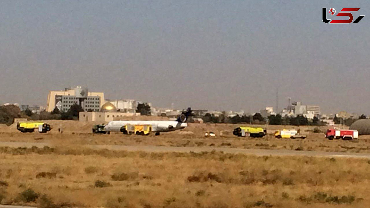 هواپیمای مسافری از باند فرودگاه شهید هاشمی‌نژاد خارج شد 