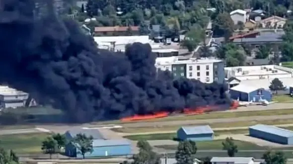 حادثه هولناک در فرودگاه / هواپیما به طور معجزه‌آسا جان مسافران را نجات داد