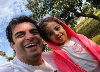 بازی جذاب دختر منوچهر هادی مقابل دوربین پدرش، سوژه جدید فضای مجازی شد! / عروسک شانسی که سوفیا را حسابی غافلگیر کرد