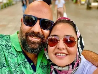 فیلم/ علی اوجی: سر فیلم برداری با نرگش خندیدیم و من گفتم با من ازدواج می کنی...  بعد به مامانش گفتم و تو مشهد ازش بله گرفتم و شب یلدا رفتیمم خواستگاری...!