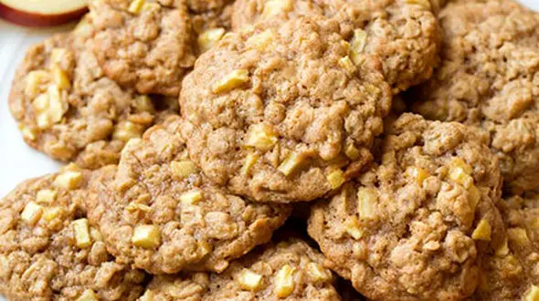 کلوچه سیب و جودوسر دارچینی یک دسر خوشمزه + دستور تهیه