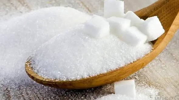 10 کاربرد خانگی و زیبایی شکر؛ از کشتن سوسک تا ماندگاری رژلب