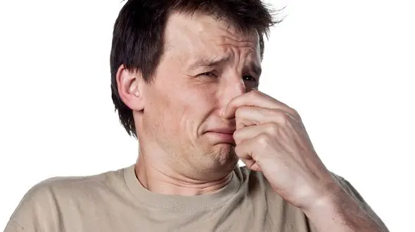 چگونه با بوی بد بدن مبارزه کنیم؟