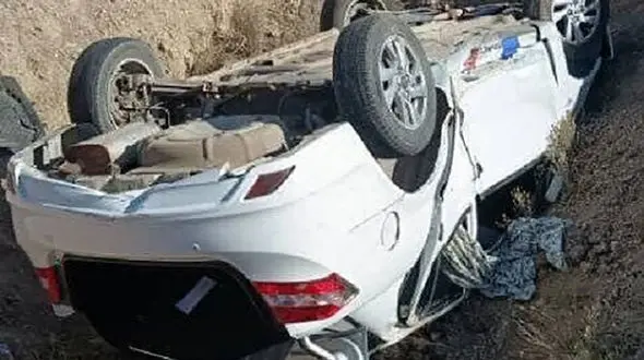 5 کشته و زخمی در واژگونی پراید در اتوبان کاشان _ قم