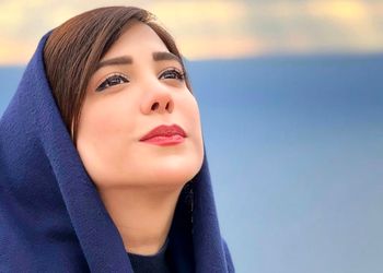 فیلم / عاشقانه خوانی متفاوت ولی زیبای باران نیکراه  /  علی ضیا مبهوت شد/ پای احساس در میان باشدانتخاب پرنده ها قفس است .. + متن شعر