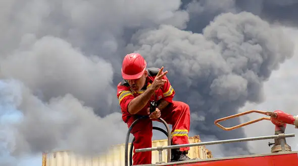 فیلم / 236 ثانیه آخرالزمانی با انفجار بندرعباس ! صفر تا صد انفجار و 5 شبانه روز کابوس !