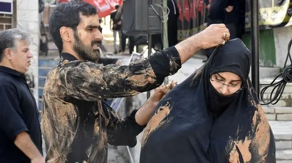 سختی های کار خبرنگاری / فیلم و عکس متفاوت از عاشورا و تاسوعا در کرمانشاه