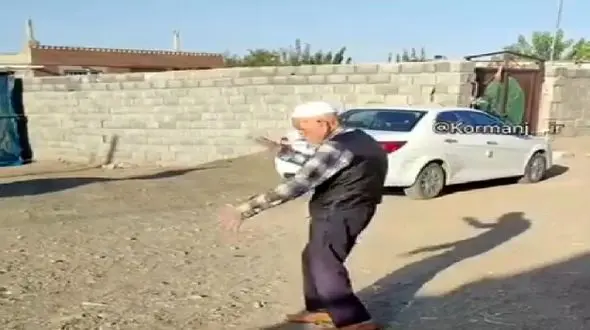 آواز باشکوه پیرمرد سرخوش از دل جمعیت پرید وسط مایکل جکسونی رقصید فک همه افتاده