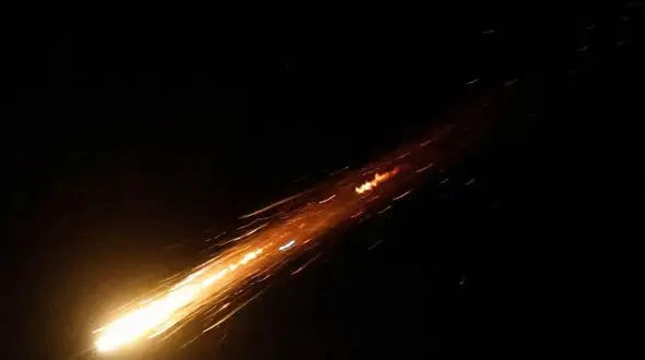 فیلمی از اصابت موشک ایرانی به منطقه ای در تل آویو