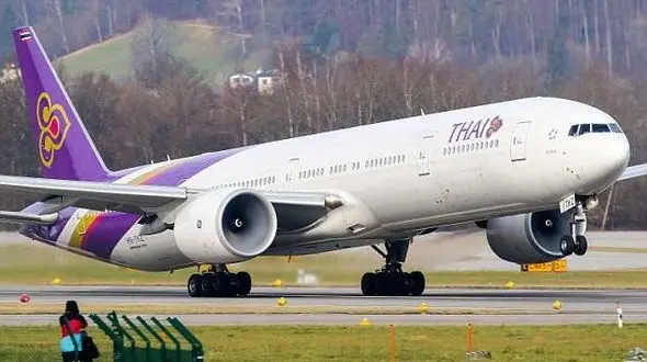 خطوط هوایی خانواده‌ای را به جرم طولانی بودن اسمشان جریمه کرد!