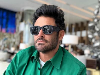 اولین رونمایی از مادر جوان و باکلاس محمدرضا گلزار/  مادرشوهر زیبای آیسان خانوم  را ببینید !