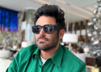 اولین رونمایی از مادر جوان و باکلاس محمدرضا گلزار/  مادرشوهر زیبای آیسان خانوم  را ببینید !
