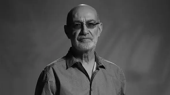 دانلود آهنگ باشکوه سیاوش قمیشی بنام یاد من باش / وقت بیداری مهتاب عاشقانه یاد من باش