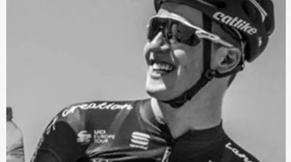 مرگ تلخ ورزشکار زیر چرخ‌های خودرو + عکس