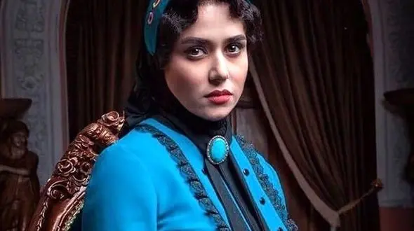 فیلم / گریه های جگرسوز پریناز ایزدیار در پخش زنده  / خانم بازیگر جیران از دست زن همسایه شان کم آورد و زد زیر گریه ...