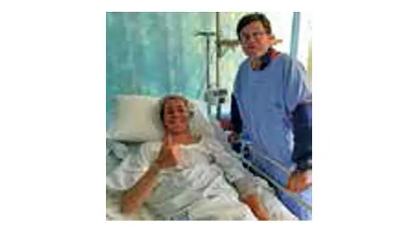 پسری که ازدهان کوسه بیرون کشیده شد+عکس