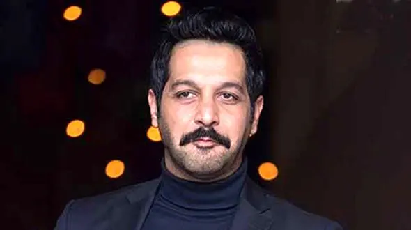 فیلم آواز خوانی محشر  صدای زیبا و سوزناک کامران تفتی ! / آقای بازیگر همه را سوپرایز کرد !