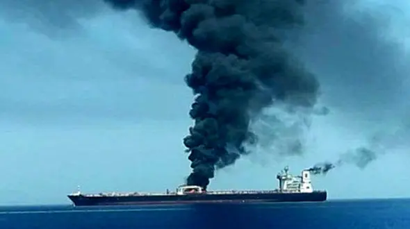 نفتکش ایرانی در 60 مایلی جده عربستان منفجر شد / صبح امروز و با احتمال حمله تروریستی رخ داد + عکس