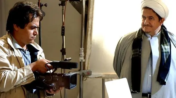 پدر روح الله زم : از رهبری و سپاه طلب حلالیت می‌کنم/ اعضای خانواده در دستگیری روح‌الله مشارکت نداشتند