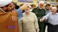 در آغوش گرفتن یک پیرمرد سیل زده توسط سردار سلیمانی +فیلم
