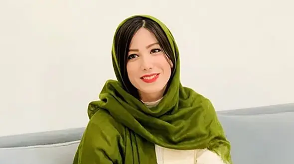 فیلم ماشین خوابی خوش صداترین خانم گوینده ایرانی ! / یک ماه و نیم در تهران آواره بودم !