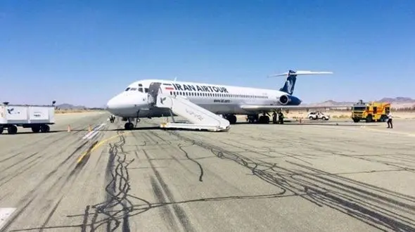 وحشت مسافران مشهد در فرودگاه زاهدان ! + عکس صحنه