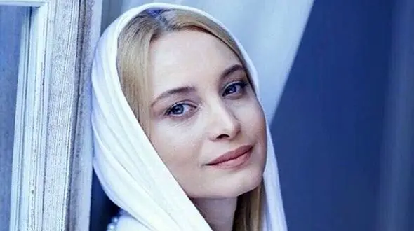 عکس سفر در زمان /  عمه خانم سریال فاصله‌ها روز به روز خوشتیپ‌تر می‌شود ...