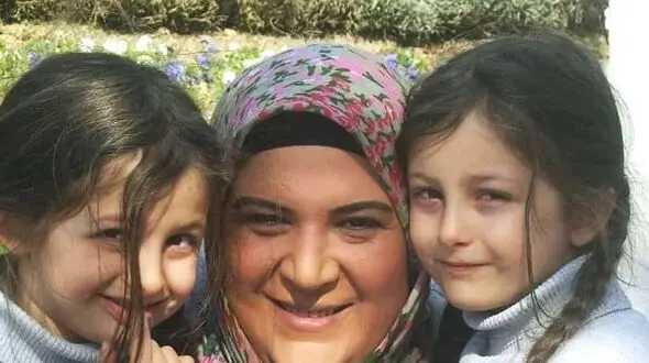 تغییر چهره چشم‌نواز سارا و نیکا فرقانی، دوقلوهای دوست داشتنی پایتخت در 20 سالگی و تفریح لاکچری در سوئد