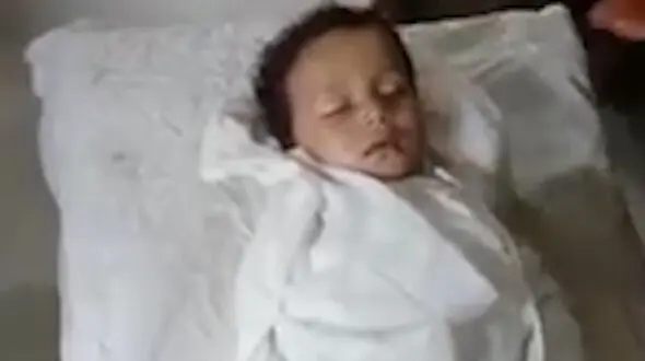 فیلم حمله مرگبار گوسفند شاخدار به کودک + عکس جنازه