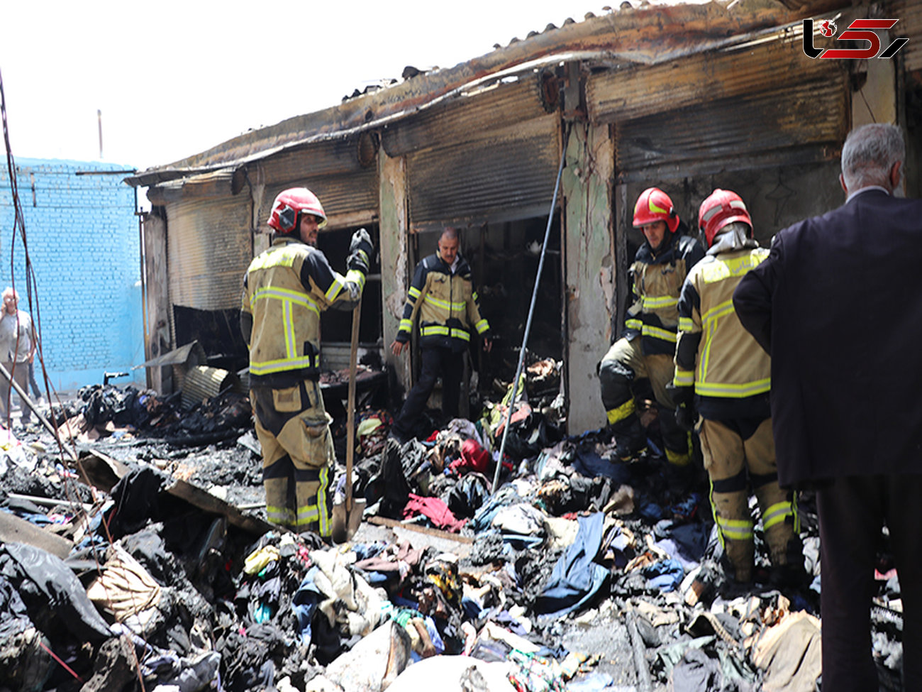 آتش سوزی چندین مغازه در کهنه بازار نواب قزوین