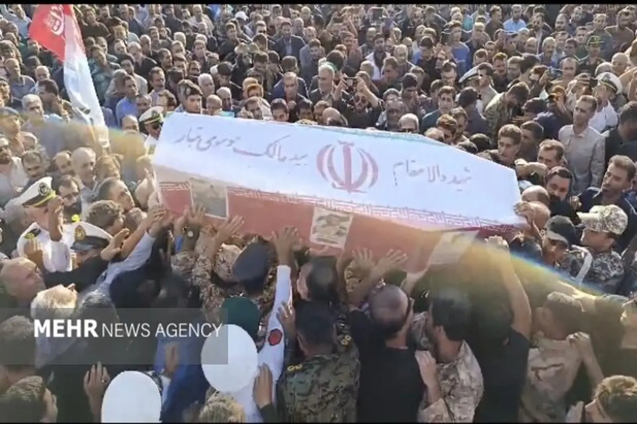 مراسم با شکوه تشییع شهید سید مالک موسوی تبار در بهمئی