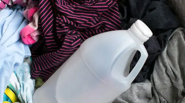 لباس های تان را به این دلایل با سرکه بشویید