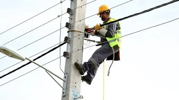 مرگ یک سیمبان دیگر در حادثه برق گرفتگی در گلگیر