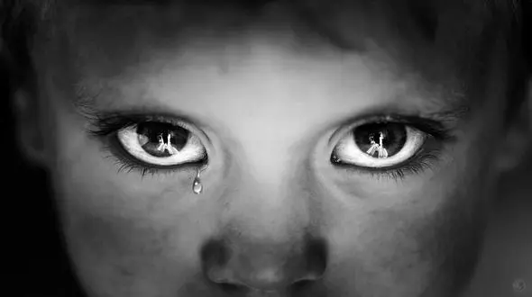 مرد بد فقط سراغ کودکان می رفت / زنش صحنه ها را می دید + عکس