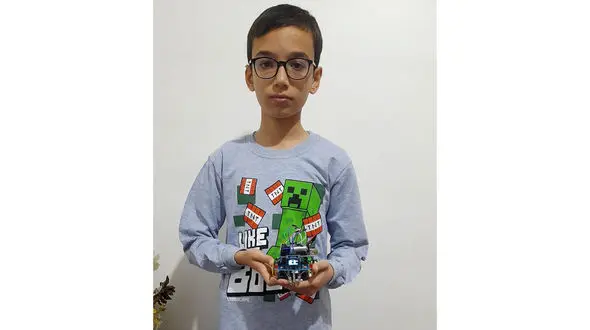 ساخت ربات خط خوان توسط عرفان وحدت خرم / فیلم