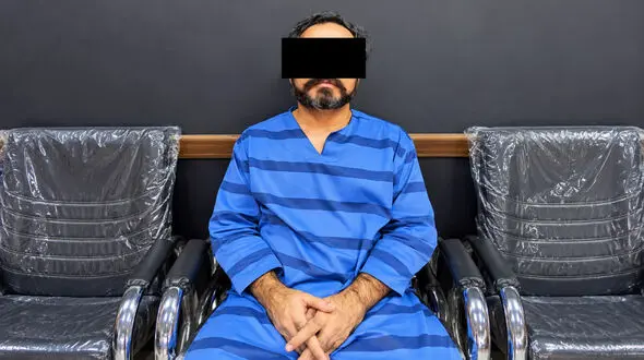 خواستگاری شوم در خانه ای که مادر نبود / پلیس تهران پسر فریب کار را در پشت بام دستگیر کرد