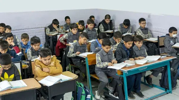  ۷۶۰۰ پروژه آموزشی تا پایان سال کمبود کلاس در کشور را جبران می‌کند؟ / استاندارد ۲۶ نفر در کلاس؛ کلاس‌های ۴۰ نفره هنوز چالش آموزش و پرورش است