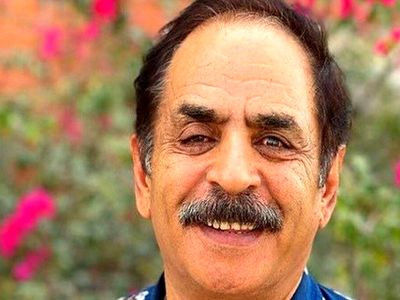 فیلم / قدرت الله ایزدی: روی انتن زنده قرار نبود 18+ حرف بزنم ... مجری فریبم داد .. گفت دوربینا خاموشه.. آبروم رفت ...