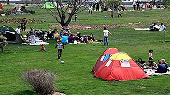 کل تهران کرونایی شده است / طوفان کرونا با بیرون رفتن در روز طبیعت 