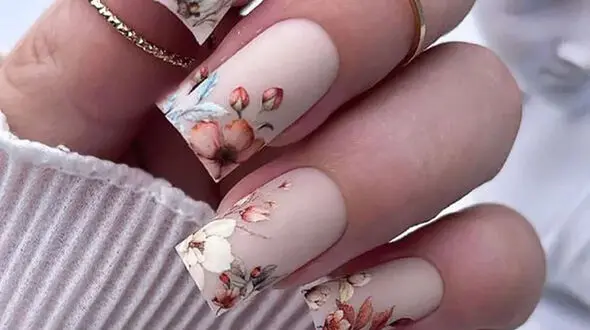 دیزاین ناخن با طرح گل های فانتزی + عکس