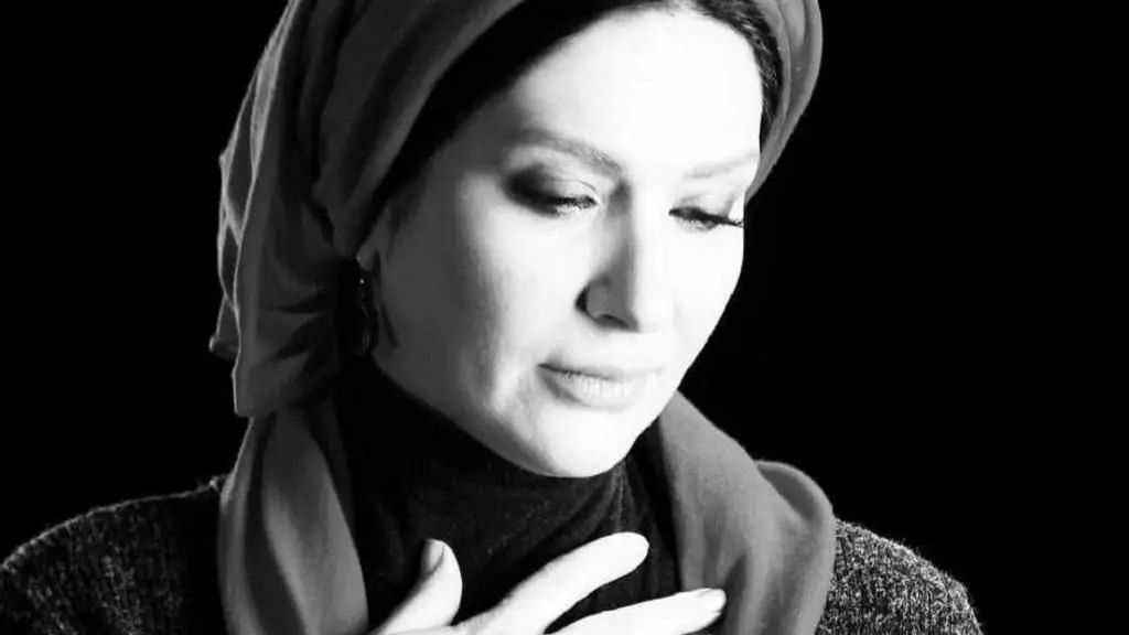 روایت ساغز عزیزی بازیگر نقش فرح پهلوی از ازدواج نافرجامش / به بدترین شکل ممکن از من اعتراف گرفت به جرم یه ماتیک!