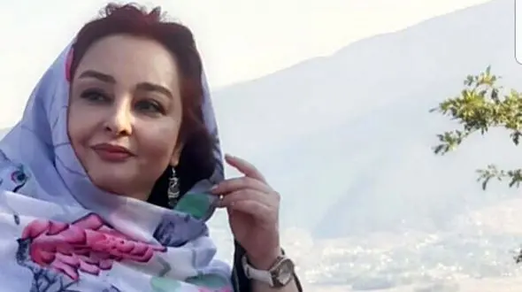 ماهایا پطروسیان عکس زیرخاکی 14 سالگی‌اش کنار مادر و پدرش / چقد اون زمان شیک بودند